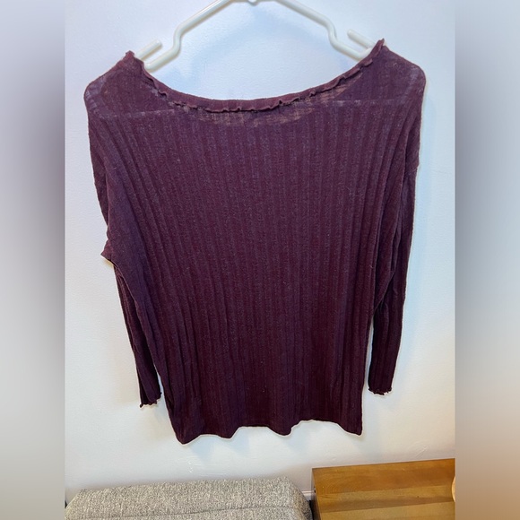 Urban Outfitters Sweater - Picture 5 of 5